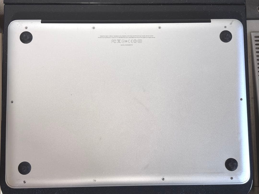 MacBook Pro i7 / 8GB / 1TB / 13インチ