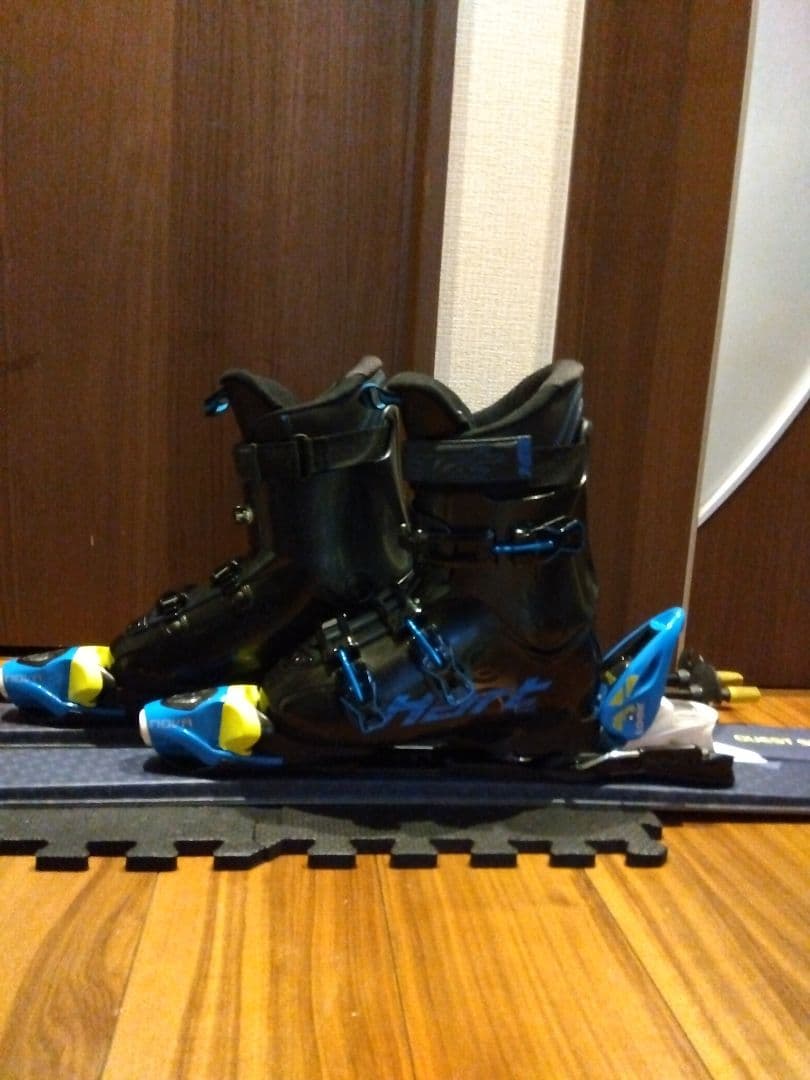 高年式‼️HART/学生・メンズ用/スキーセット・メンテ・WAX済み✔超軽量‼️