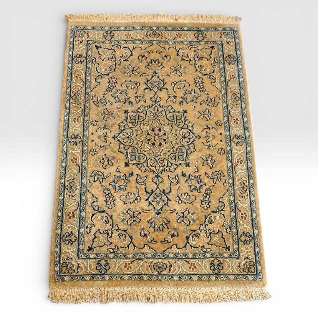 90×62cm　手織り　ペルシャ絨毯 ナイン ヴィンテージラグ