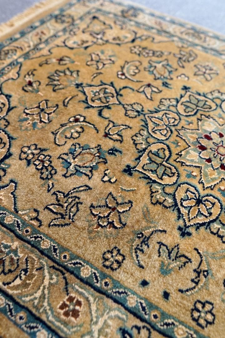 90×62cm　手織り　ペルシャ絨毯 ナイン ヴィンテージラグ