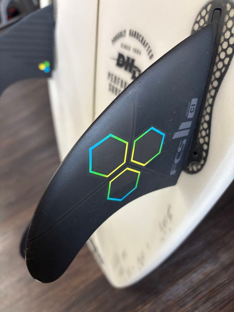 DHD5.10 5回使用の美品/フィン/ケース付き/ショートボードサーフボード