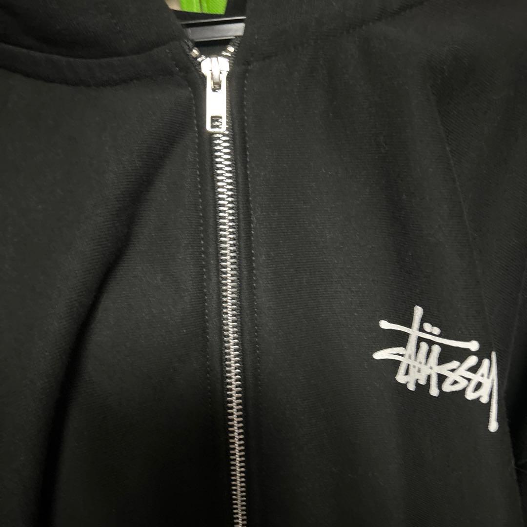 ストゥーシージップパーカー