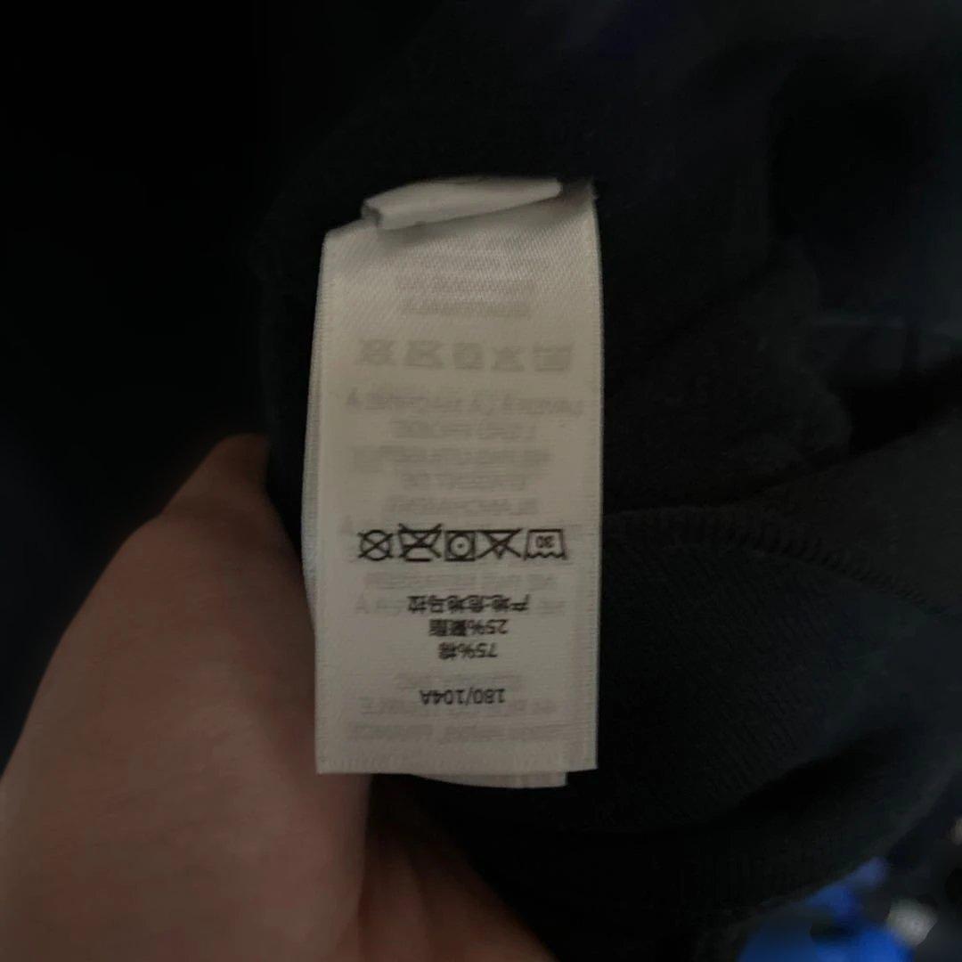 ストゥーシージップパーカー