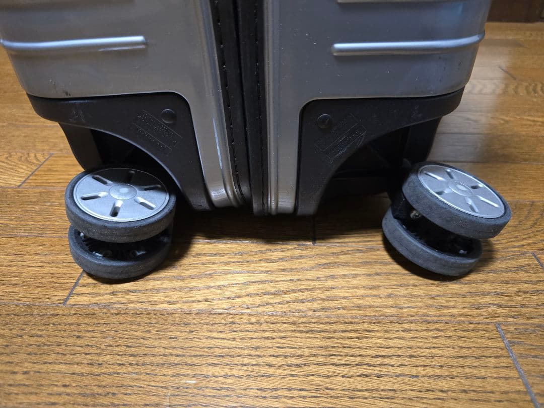 RIMOWA リモワ サルサ ４輪 104L