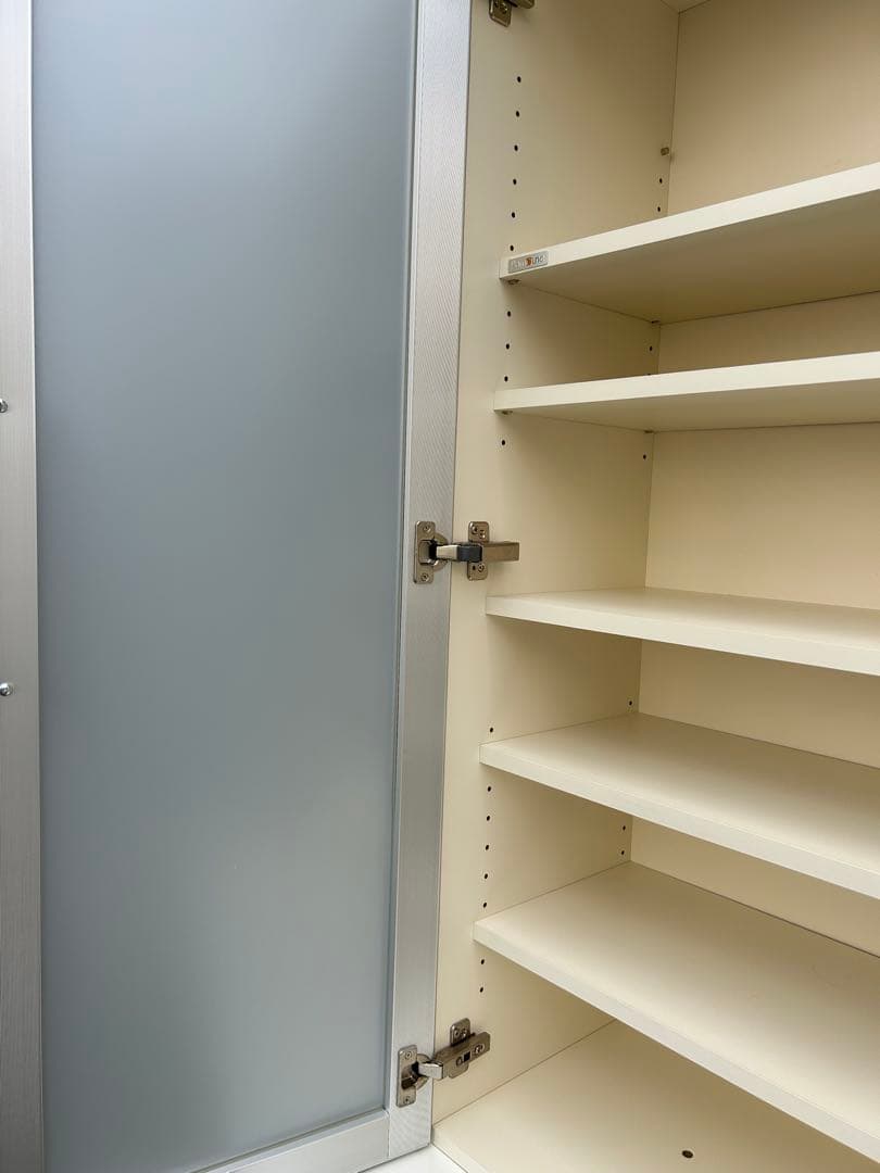 Pamouna (パモウナ) 2枚扉食器棚 ホワイトシルバー ソフトクローズ