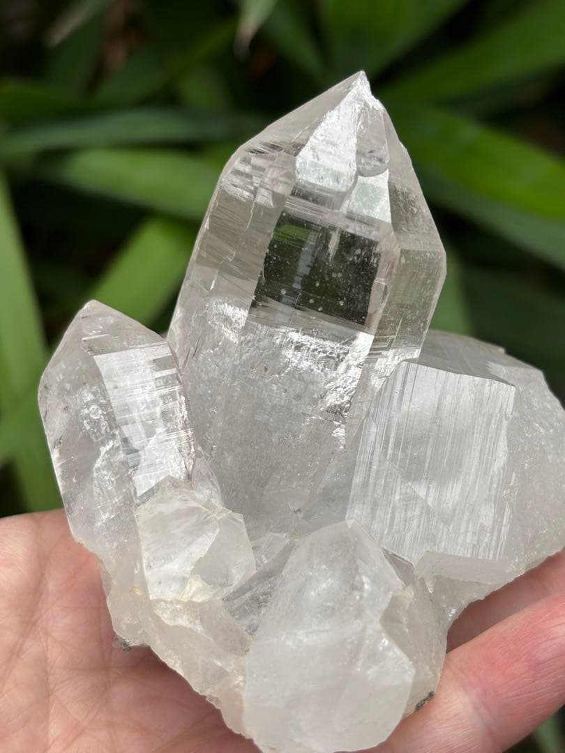 インド　マニハール産　マニハール水晶クラスター431g 　透明度　照りツヤ　虹有