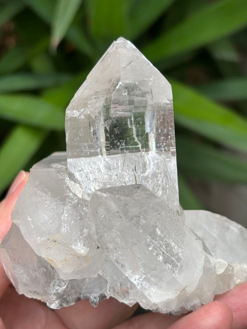 インド　マニハール産　マニハール水晶クラスター431g 　透明度　照りツヤ　虹有