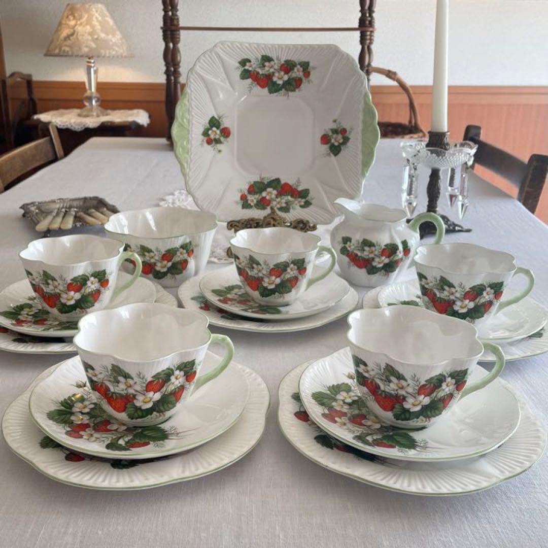 シェリー Shelley レア 希少 ストロベリー デインティシェイプのトリオ①