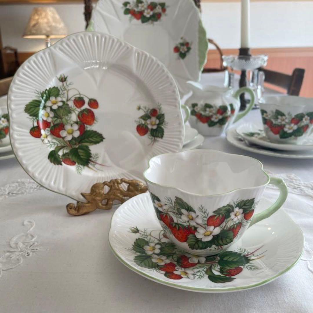 シェリー Shelley レア 希少 ストロベリー デインティシェイプのトリオ①