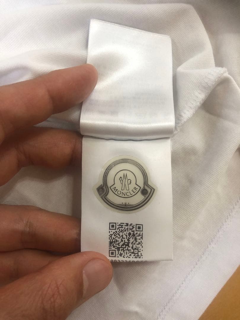 モンクレール MONCLER tシャツ　ボックスロゴ　半袖　L