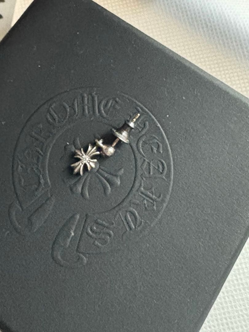 Chrome Hearts CH 両面ダイヤ　クロスピアス(片耳用)