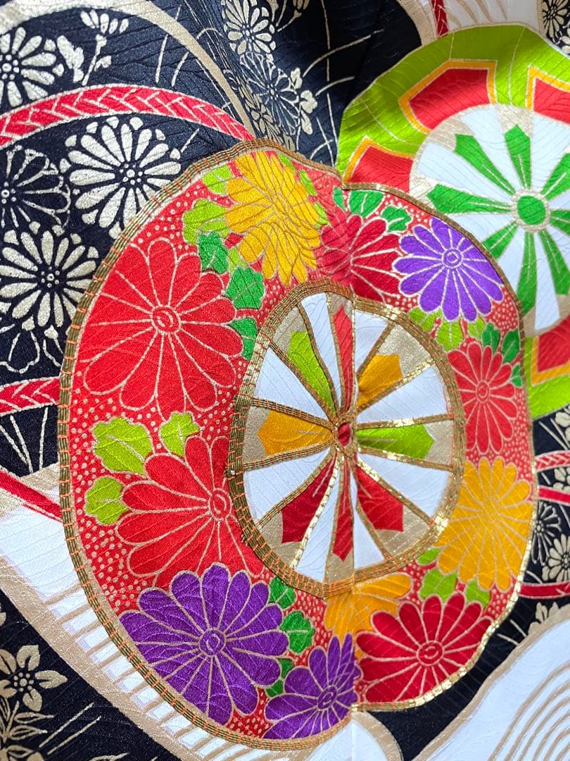 □七五三　正絹女児振り袖着物　金青海波　車輪　金駒刺繍　セミアンティーク