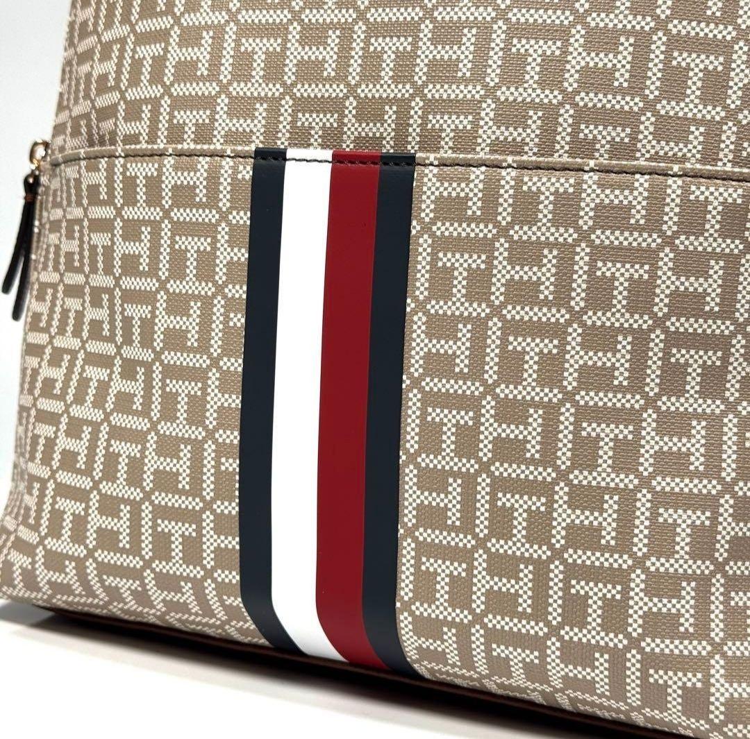 【新品未使用】【可愛いレアデザイン】トミー・ヒルフィガー　リュック　ベージュ