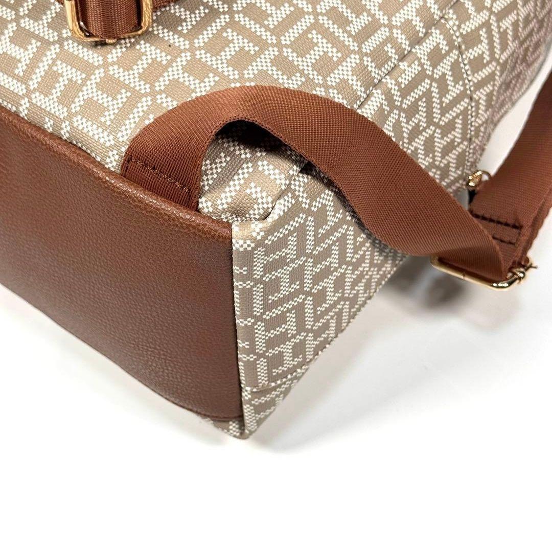 【新品未使用】【可愛いレアデザイン】トミー・ヒルフィガー　リュック　ベージュ