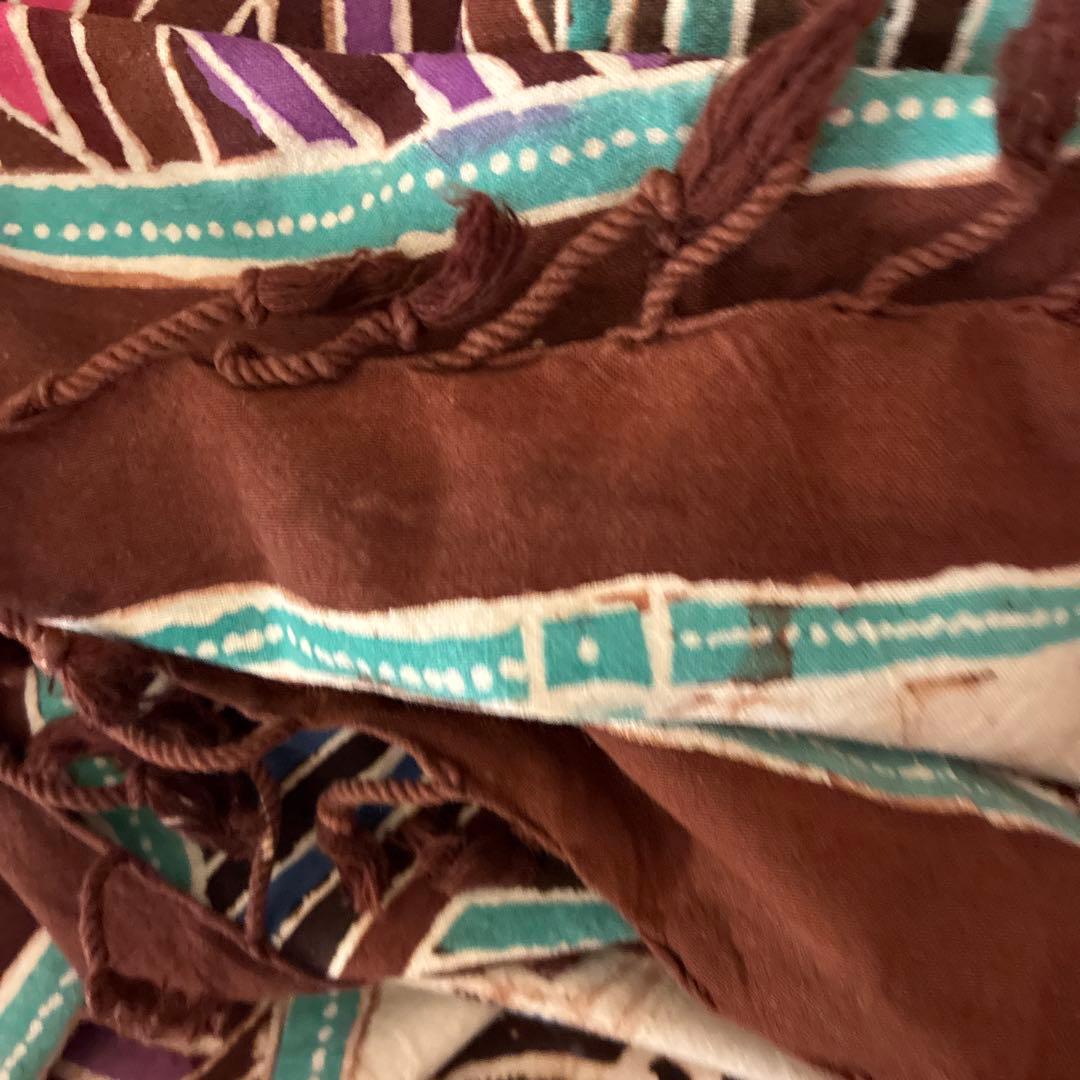 【美品】鳥と花柄のろうけつ染めテーブルクロス・タンスカバー136×128.5