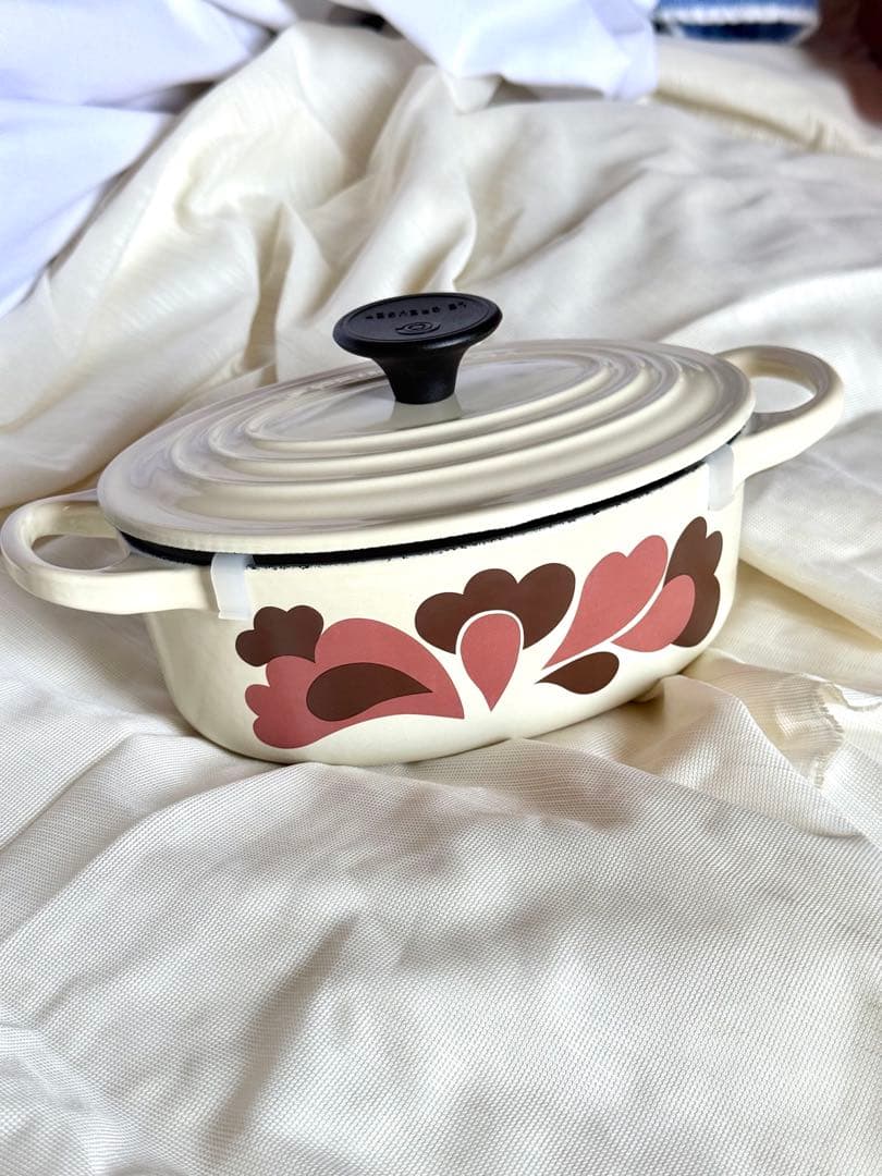 新品・未使用レアデザイン ルクルーゼピーコック ピンク鍋17cm