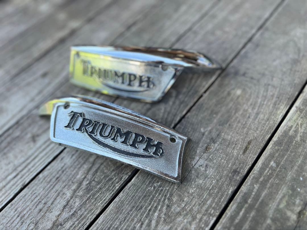 トライアンフ　T140 タンクエンブレム　 Triumph 　ボンネビル