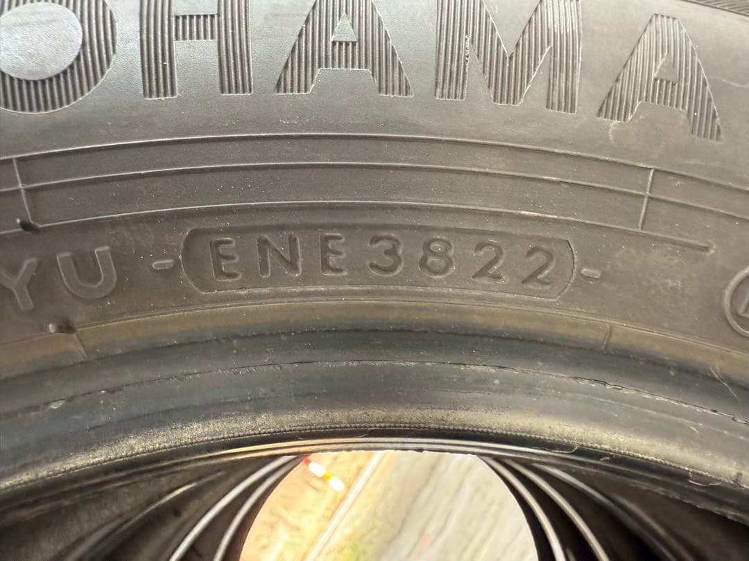 ヨコハマスタッドレス175／65R15 84Q深溝