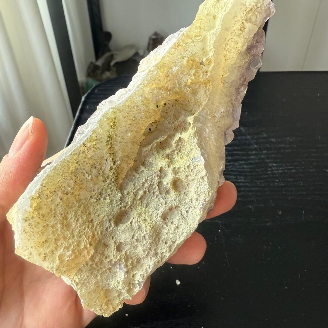 天然石 タイチンルチルクォーツ共生アメジストの原石　置物共生NO.010703