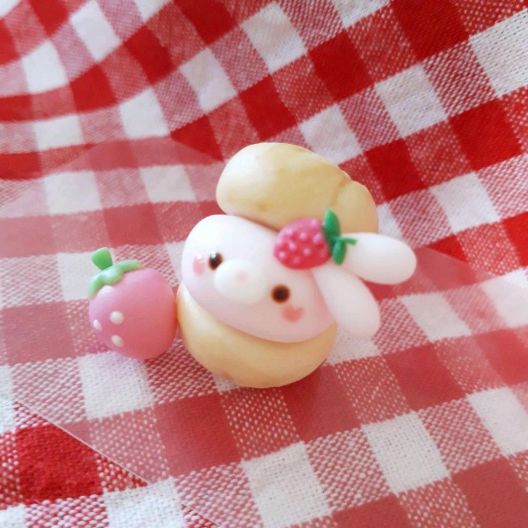 うさぎ苺シュークリーム♡