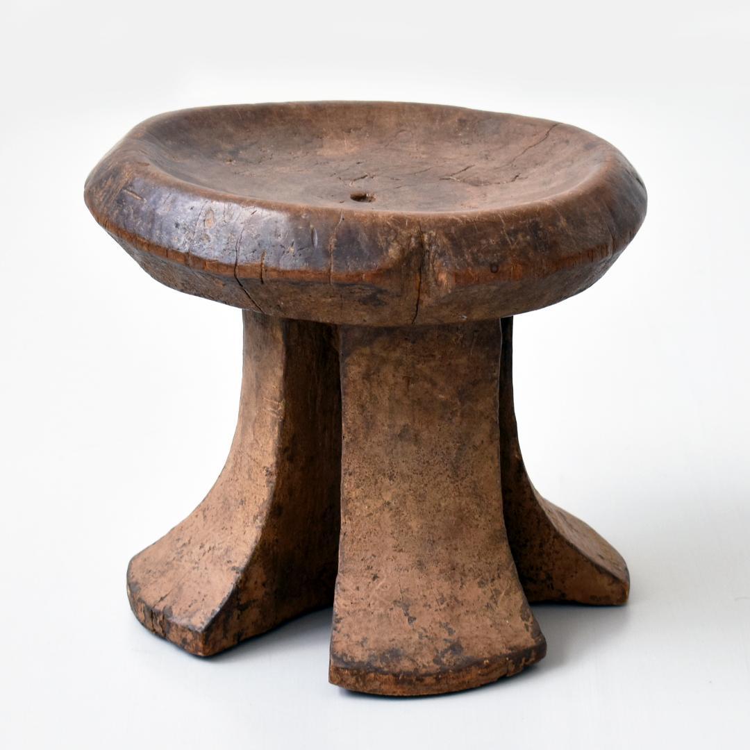 アフリカ カメルーン 20世紀中頃 木製 椅子 スツール /部族 民族民具 彫刻