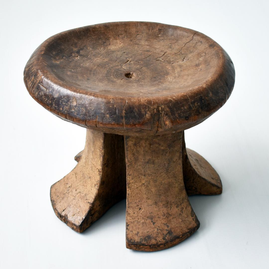 アフリカ カメルーン 20世紀中頃 木製 椅子 スツール /部族 民族民具 彫刻
