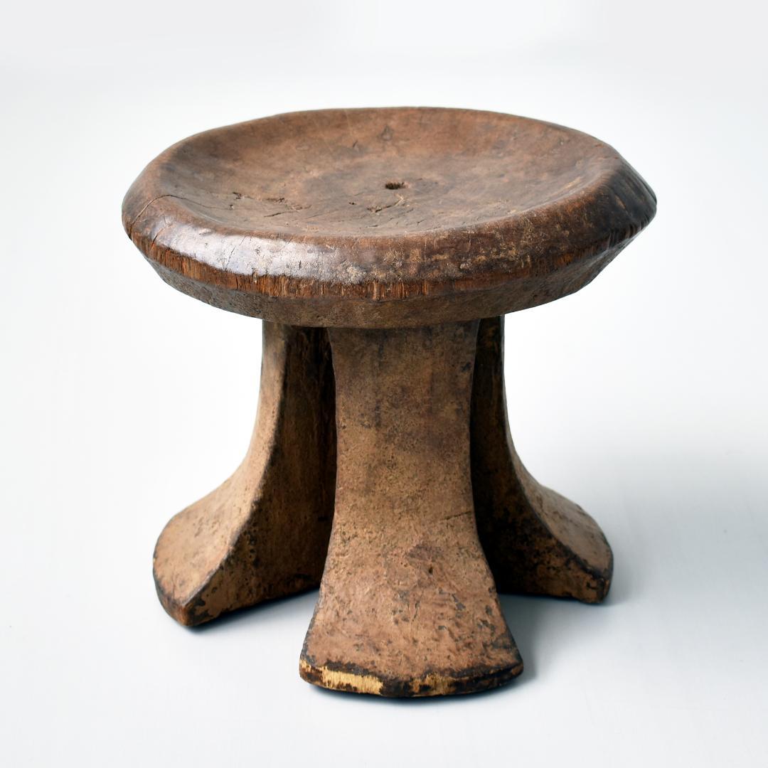 アフリカ カメルーン 20世紀中頃 木製 椅子 スツール /部族 民族民具 彫刻