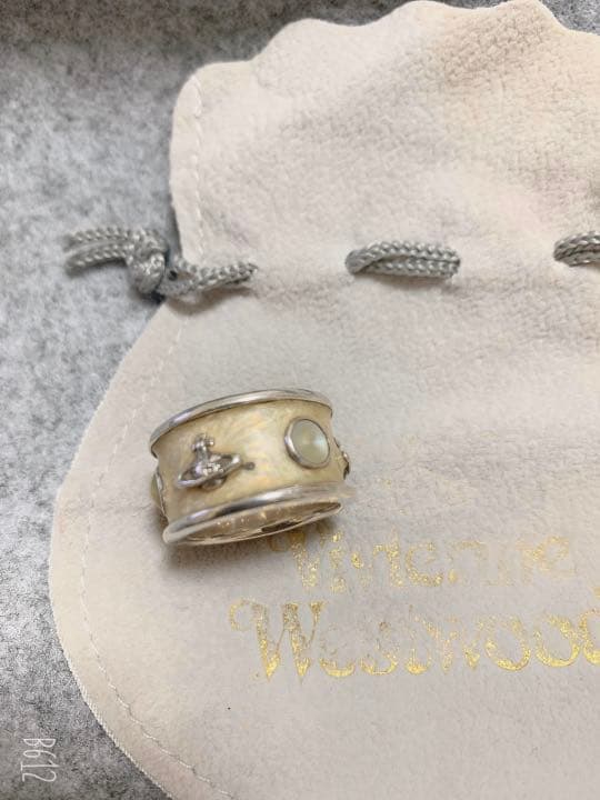 Vivienne Westwood キングリング　アイボリー　Mサイズ