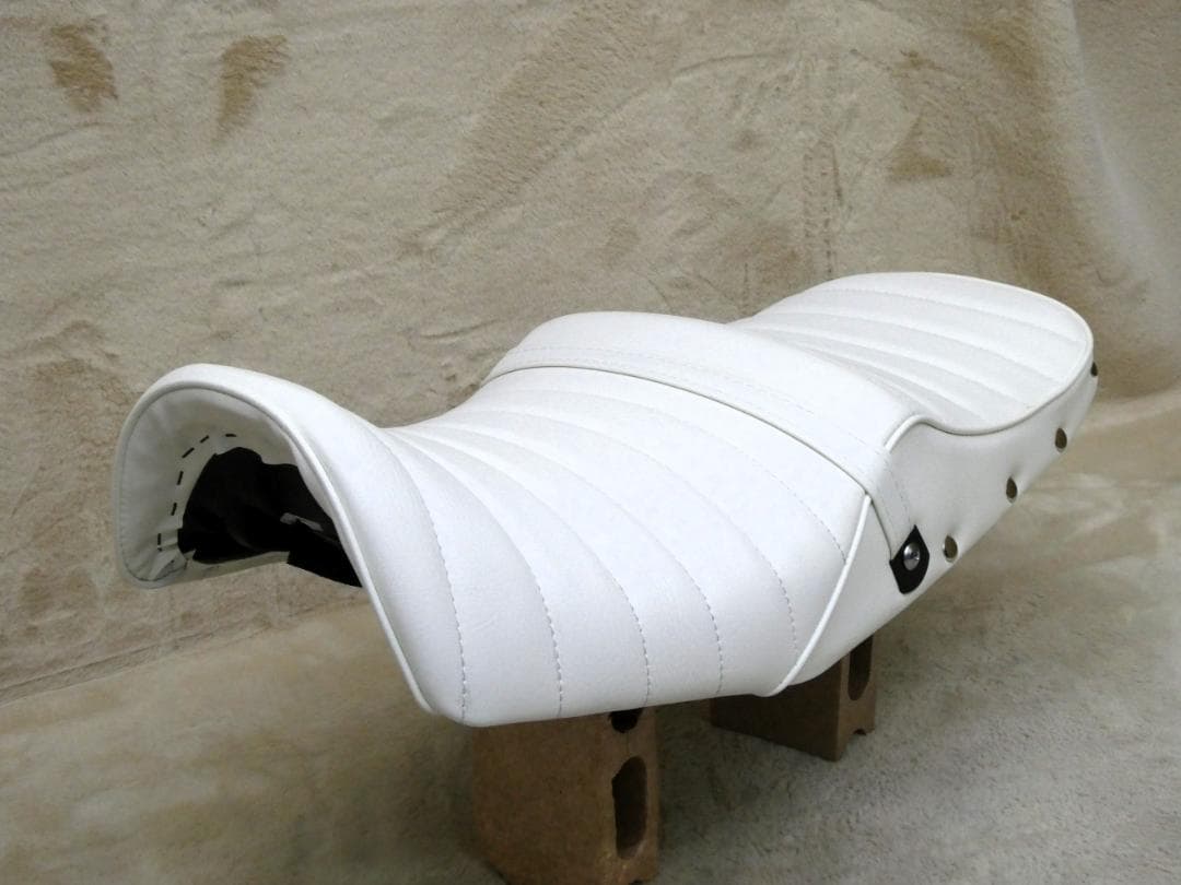 XJR400前期　白皮ボタン　タックロールシート /4HM 新品