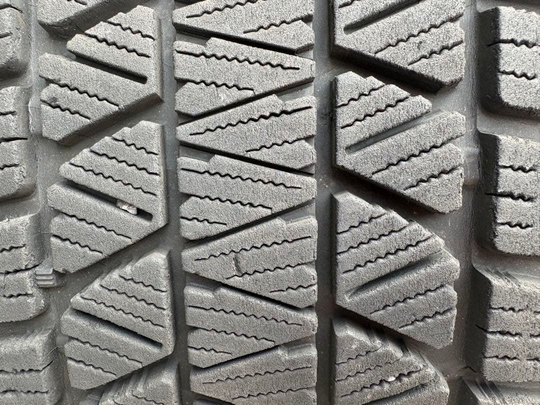 値下げしました ハリアータイヤホイール19インチ ４本セット