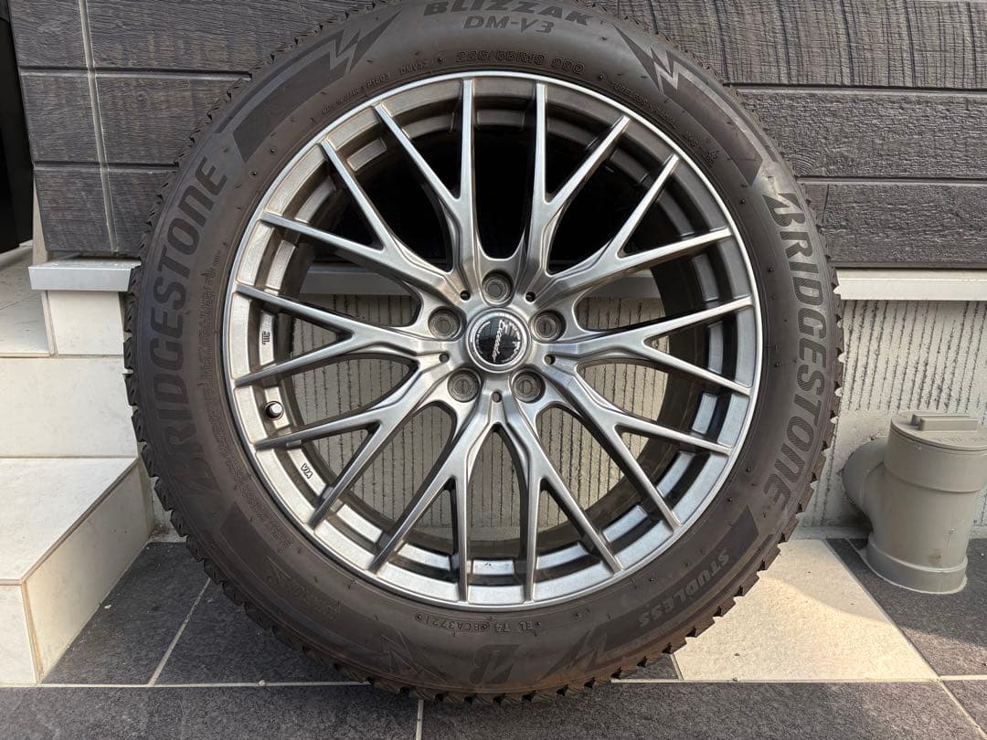 値下げしました ハリアータイヤホイール19インチ ４本セット