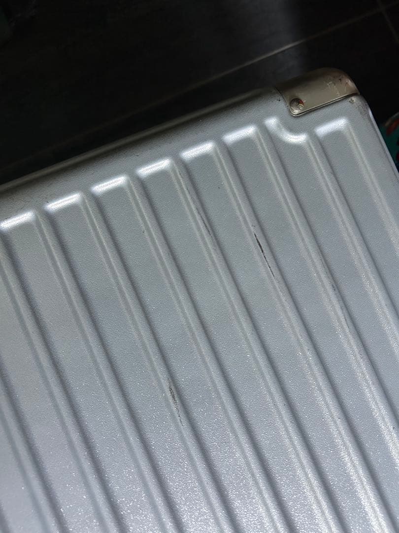 【店頭完売・3千円引・送料込】Anyzip軽量シルバーキャリーケース90ℓ