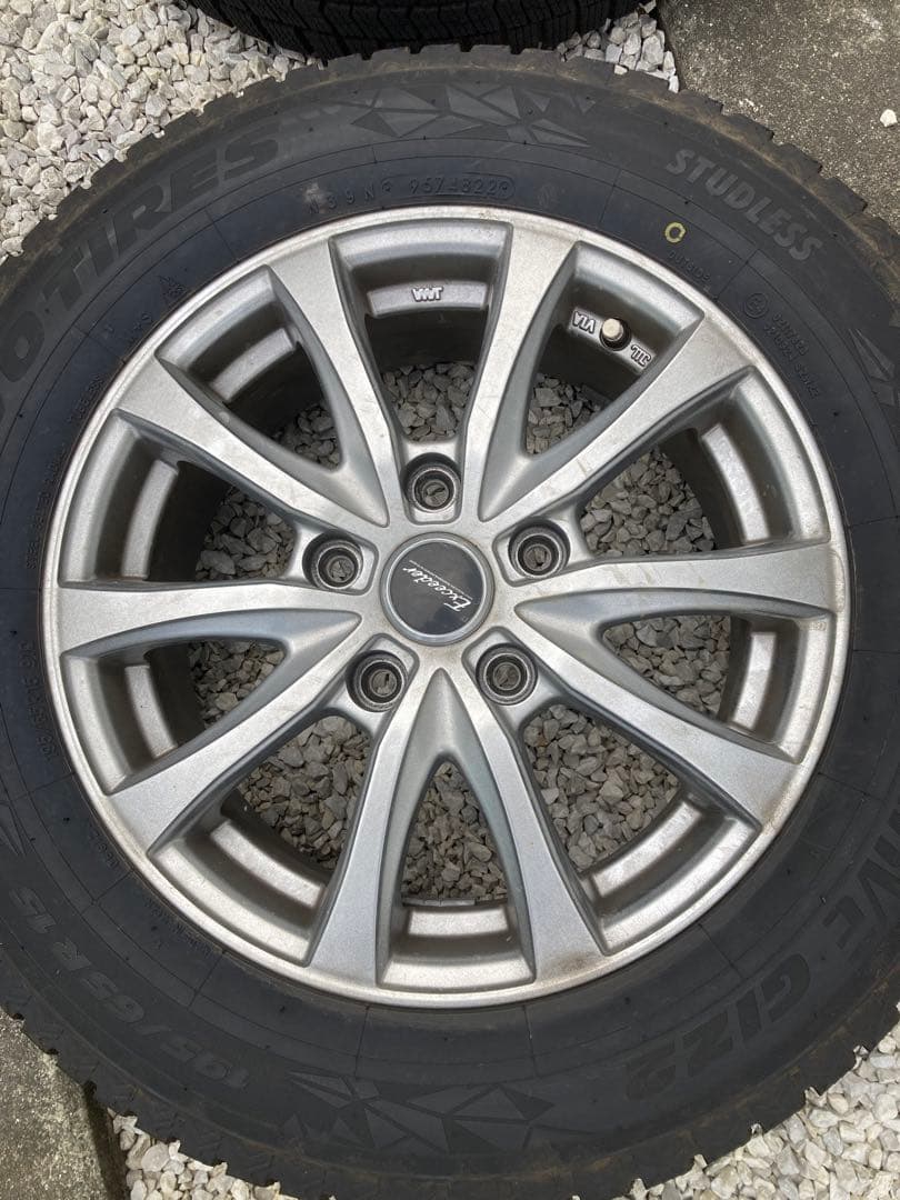 2022年製スタッドレスタイヤ 195/65 R15 4本セット引取限定