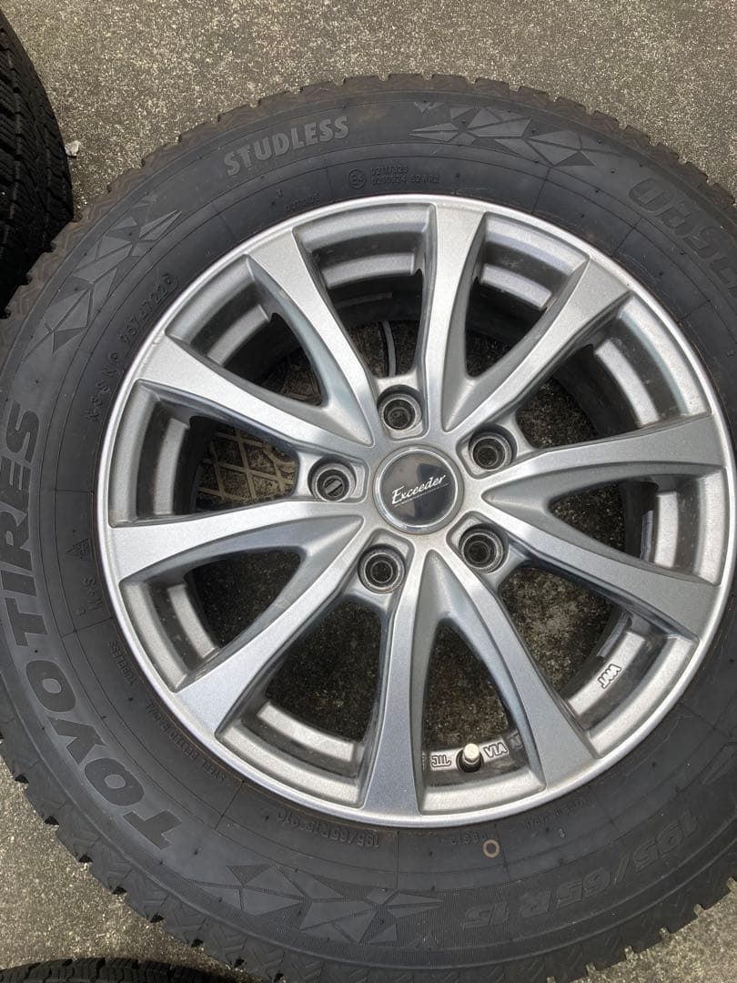 2022年製スタッドレスタイヤ 195/65 R15 4本セット引取限定