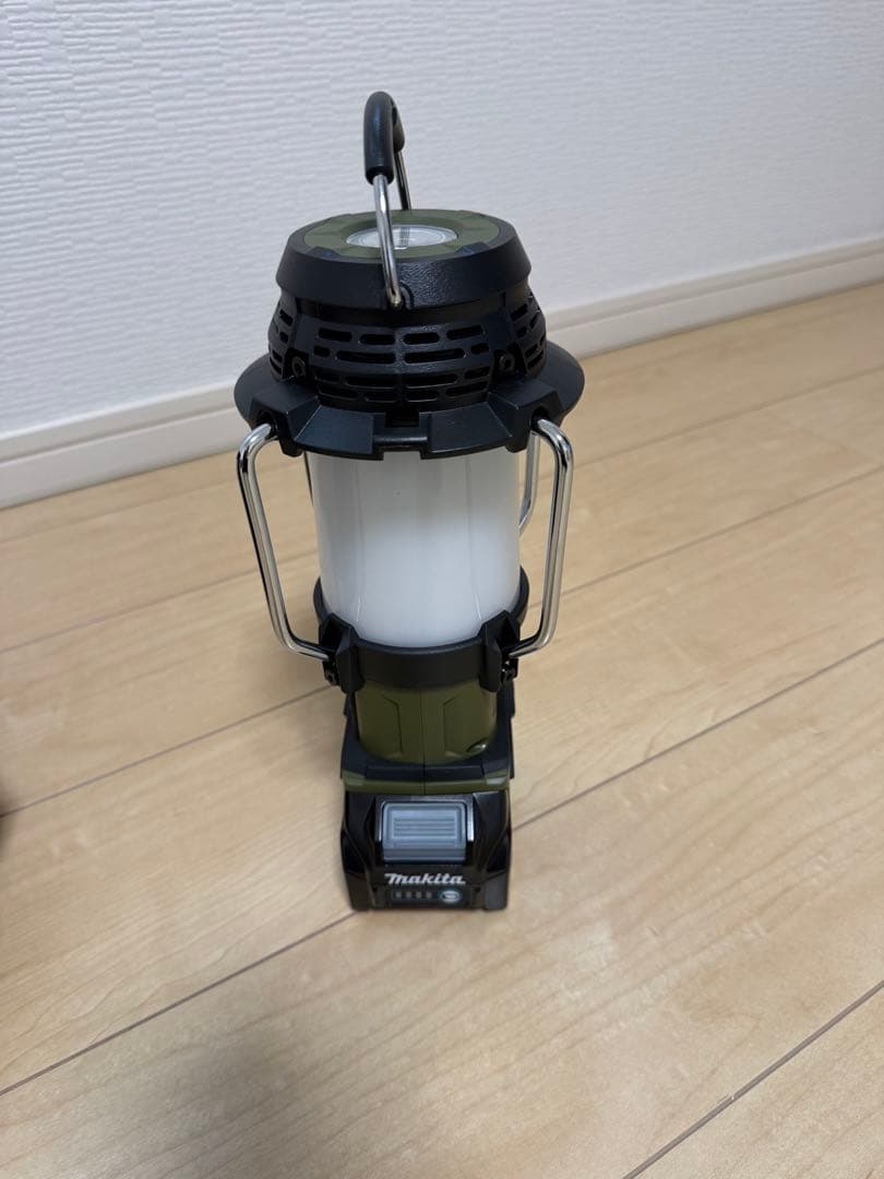 Makita MR008G ランタン マキタ オリーブ　40vバッテリーつき