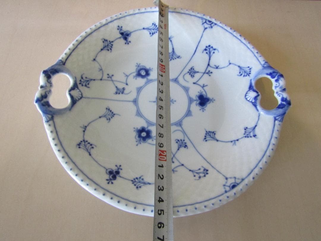 ロイヤルコペンハーゲン　Bing & Grøndahl 青い花柄皿 　希少品