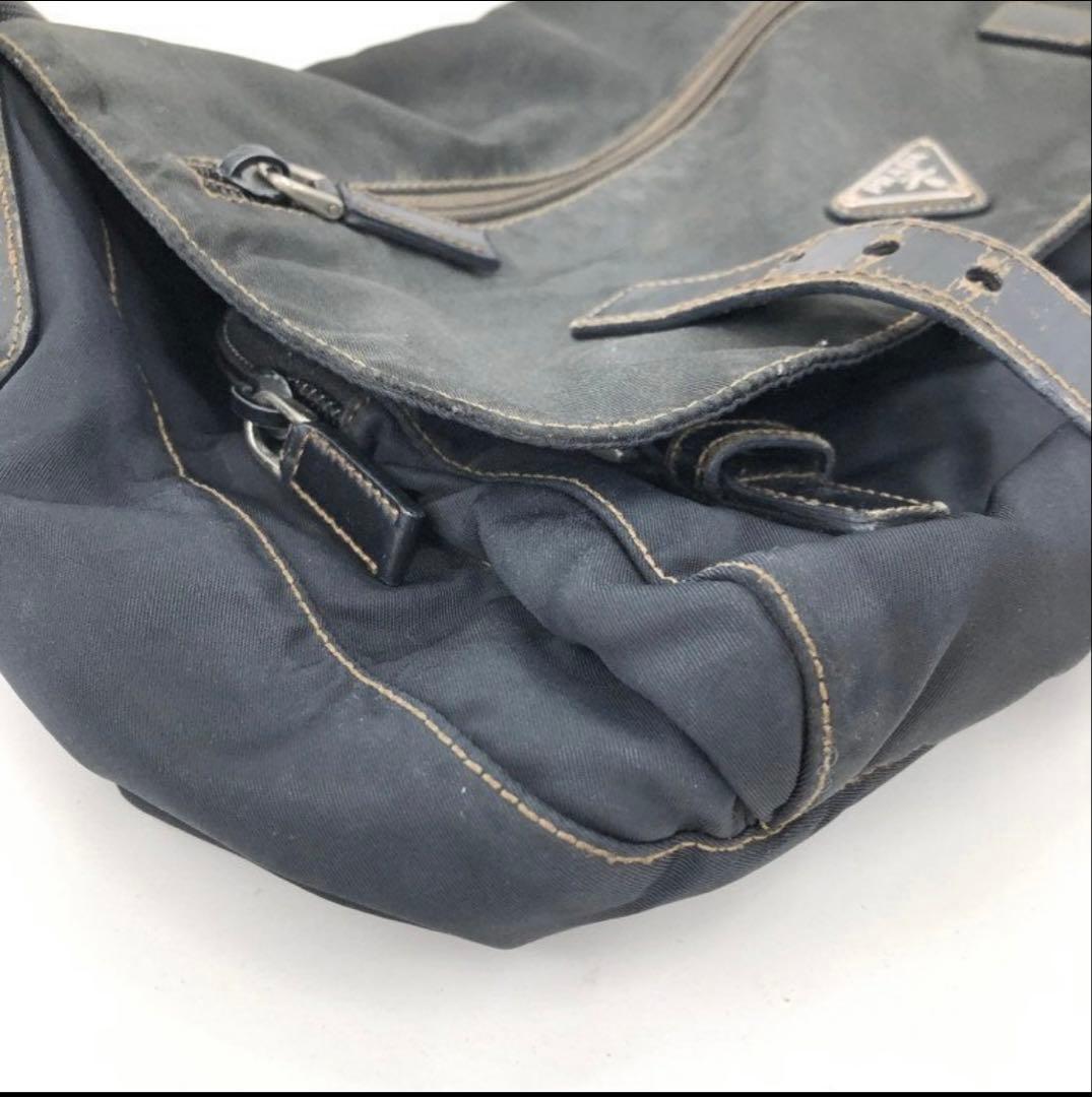 PRADA プラダ　ブラック メッセンジャーバッグ