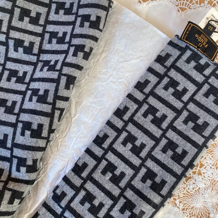 フェンディ☆マフラー 早い物勝ちでお願いします！