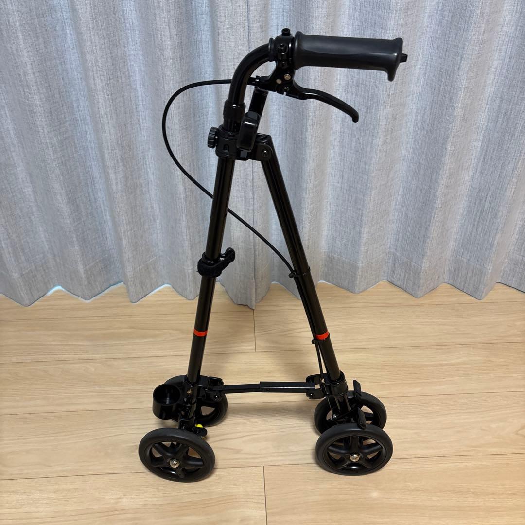 ブラック 4輪歩行器 調整可能　一回使用のみ