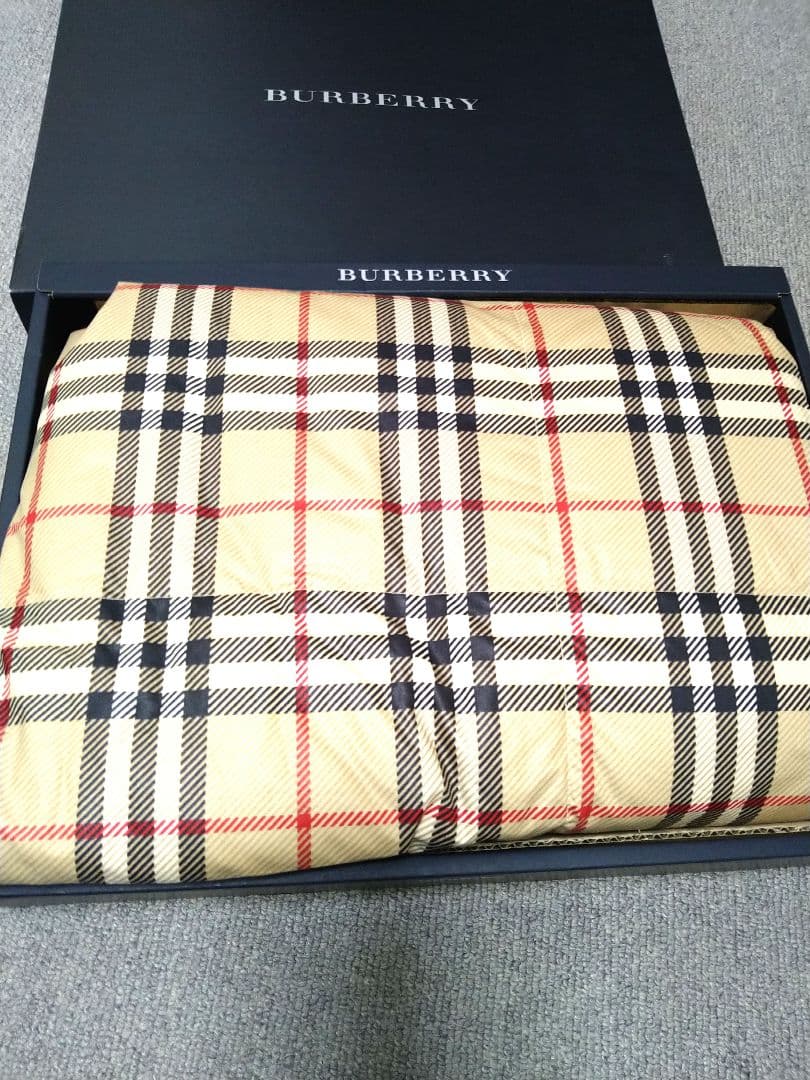 新品　BURBERRY チェック柄ダウンブランケット