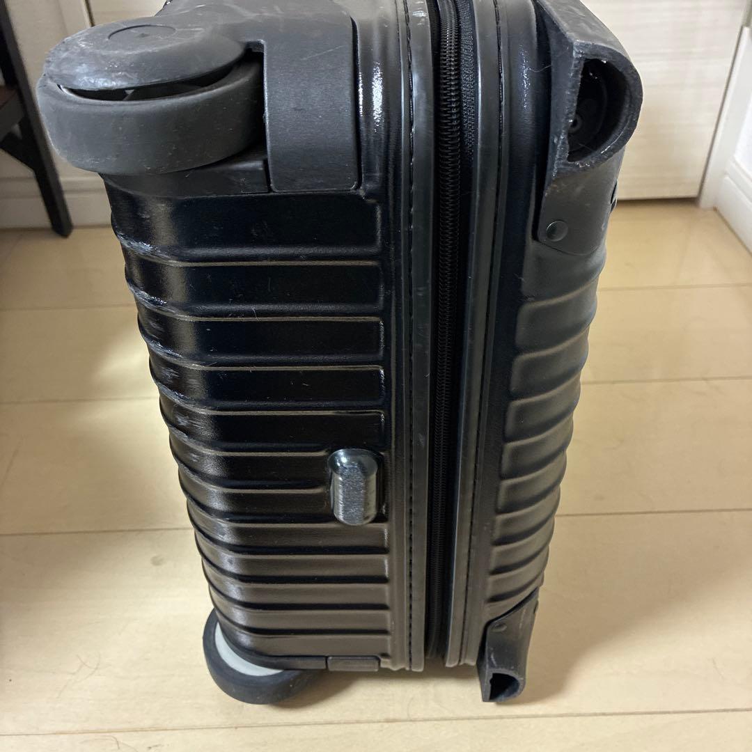 Rimowa 黒 キャリーケース 2輪タイプ