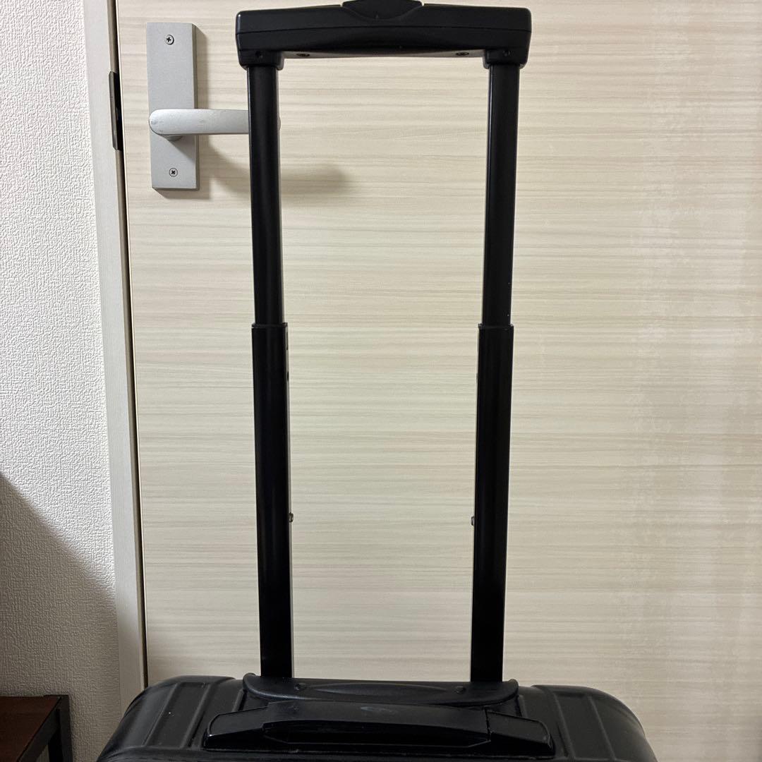 Rimowa 黒 キャリーケース 2輪タイプ