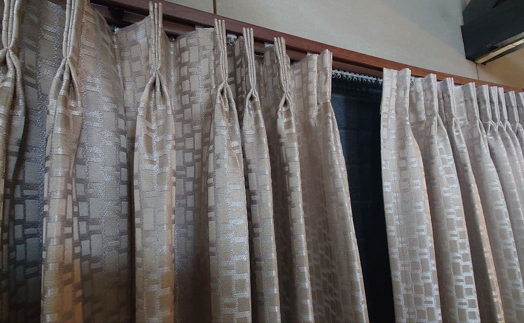 激安！希少！国内高級一流メーカー新品未使用現行モデル！大型両開き仕様-②　遮光