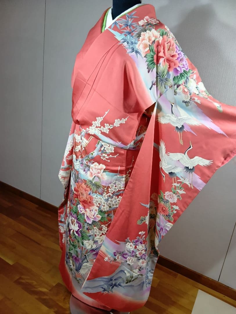 (矢2626m)☆正絹☆振袖 コーラルピンク☆ 花鳥柄晴れ着成人式