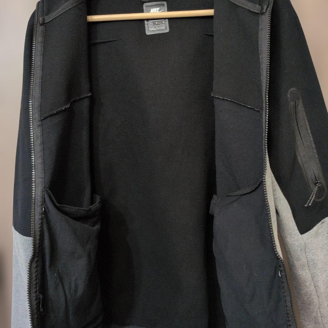 海外限定色　NIKE テックフリースパーカー