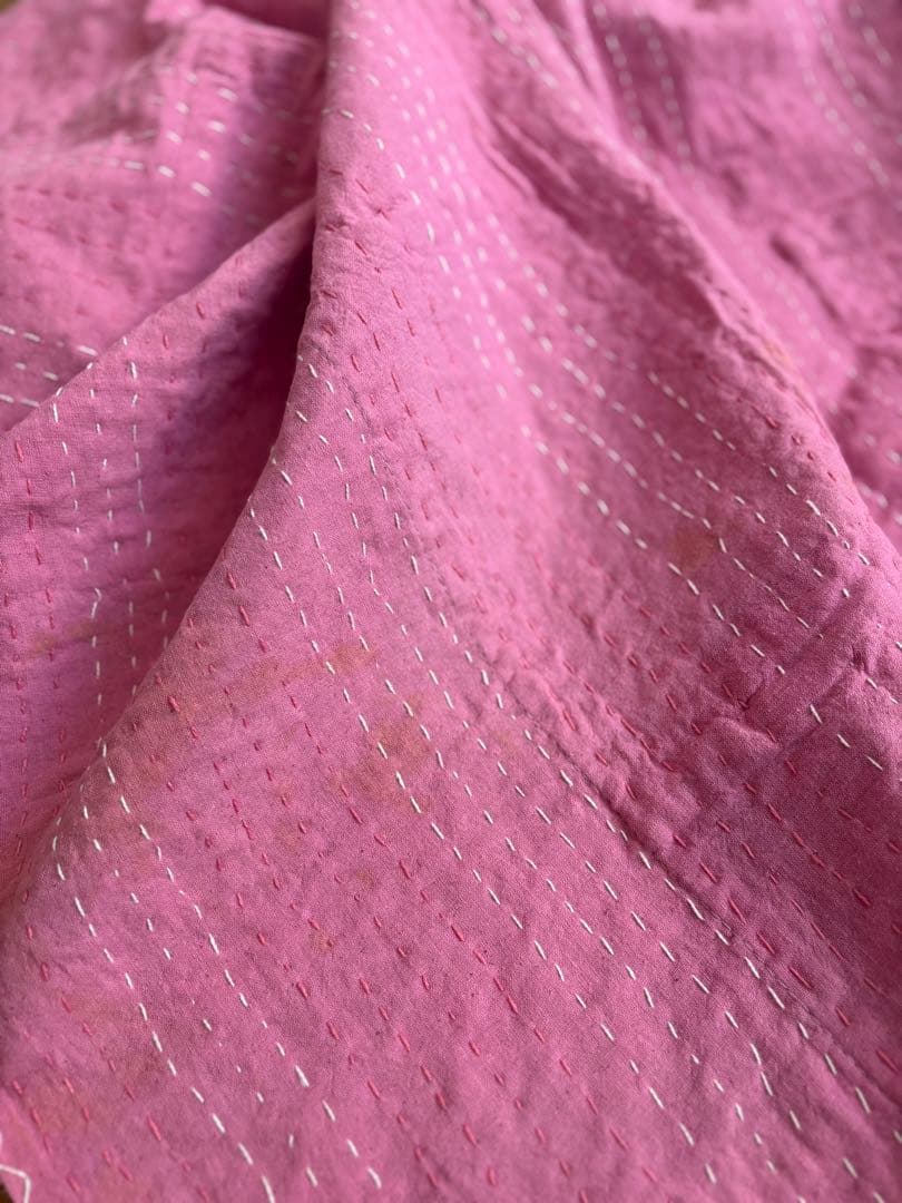 【淡いピンク】ラリーキルト　インド刺繍　カンタ ヴィンテージ　マルチカバー