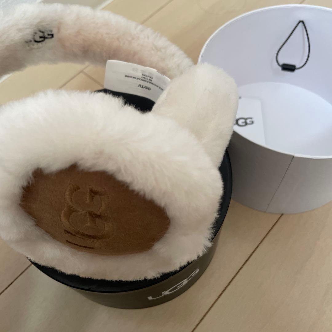 UGG シープスキン イヤーマフ ベージュ　箱あり