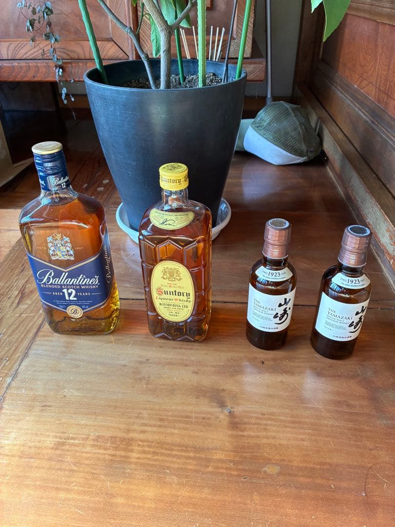 バランタイン12年とサントリーウイスキーセット