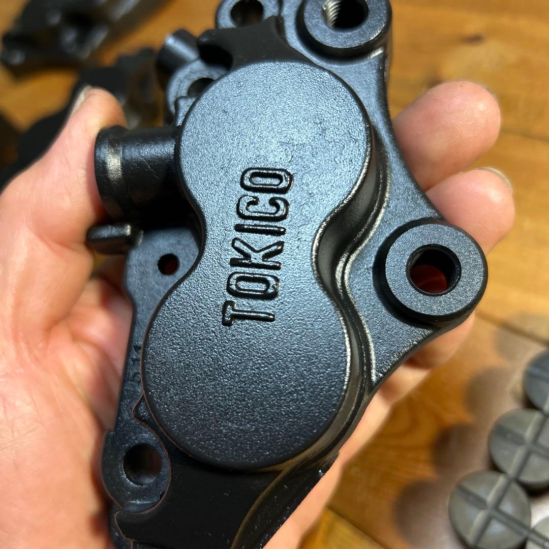 渡*鳥様 焼き付け塗装 キャリパーGPZ900R ZZR400/1100 ゼファ