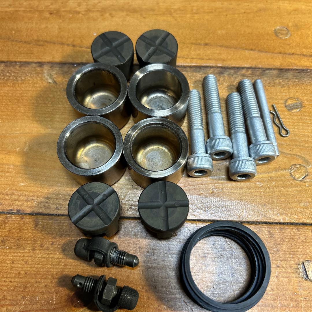 渡*鳥様 焼き付け塗装 キャリパーGPZ900R ZZR400/1100 ゼファ